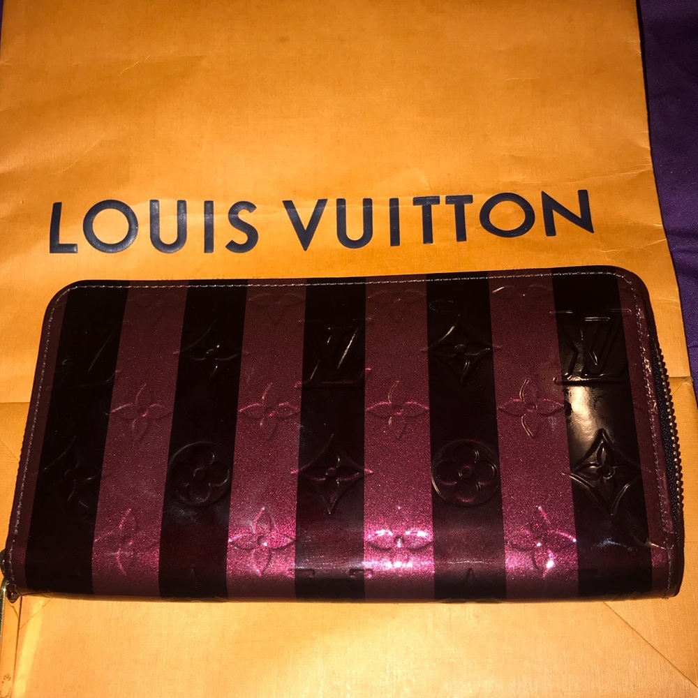 Trusted seller Louis Vuitton wallet Vernis Rayures